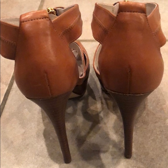 MICHAEL Michael Kors Gold/Brown Peep Toe Platform - Picture 6 of 13
